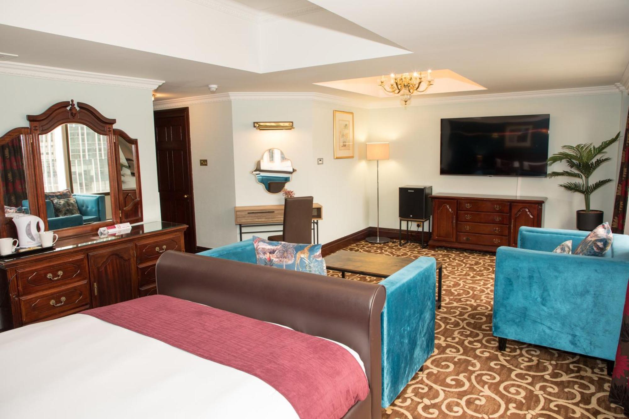 Britannia International Hotel Canary Wharf London Exterior photo A room at the hotel