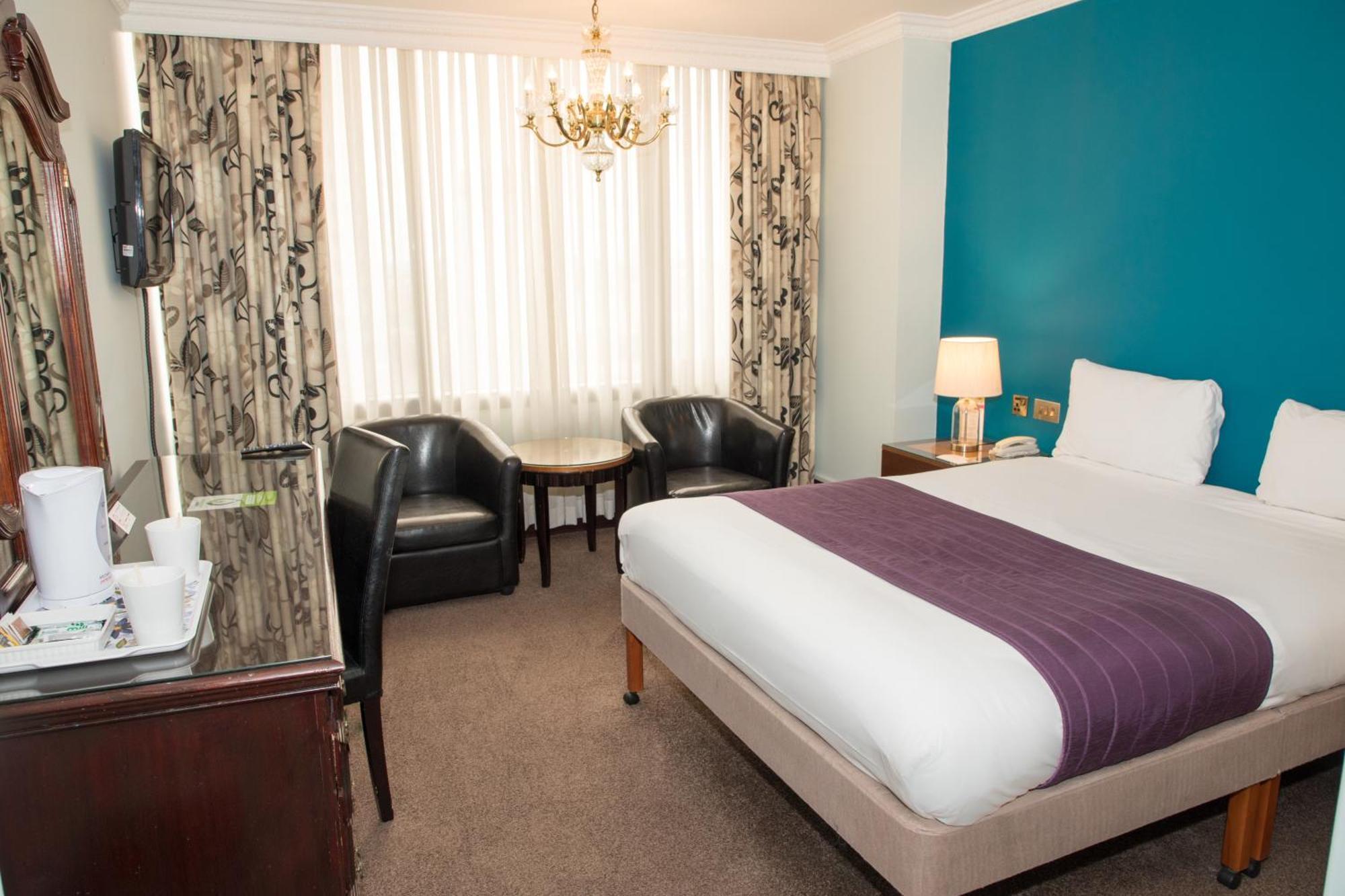 Britannia International Hotel Canary Wharf London Exterior photo A room at the hotel
