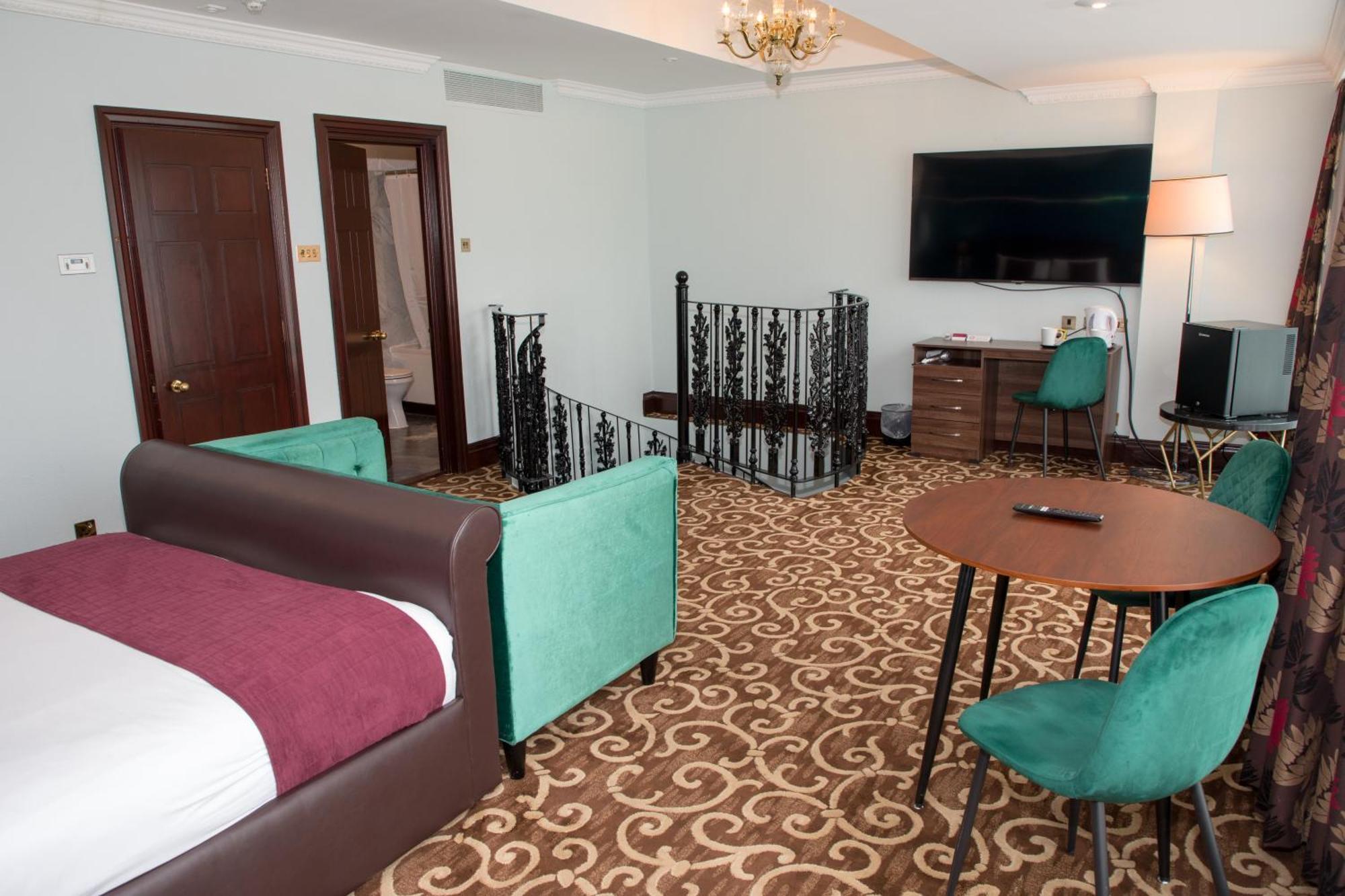 Britannia International Hotel Canary Wharf London Exterior photo Room at the hotel