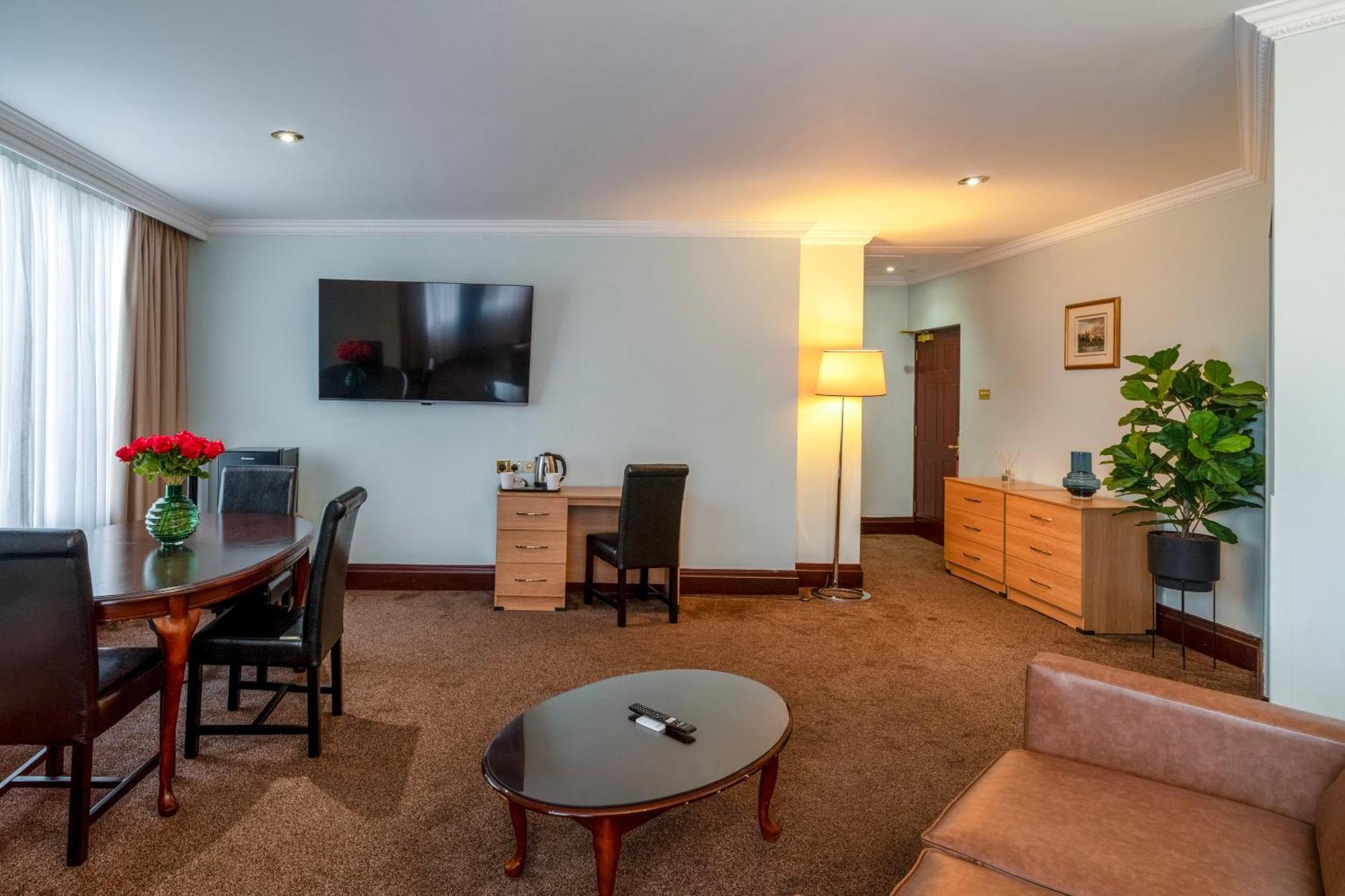 Britannia International Hotel Canary Wharf London Exterior photo